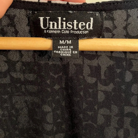 Unlisted y2k  top M wrap front style black and white pattern - Picture 2 of 5